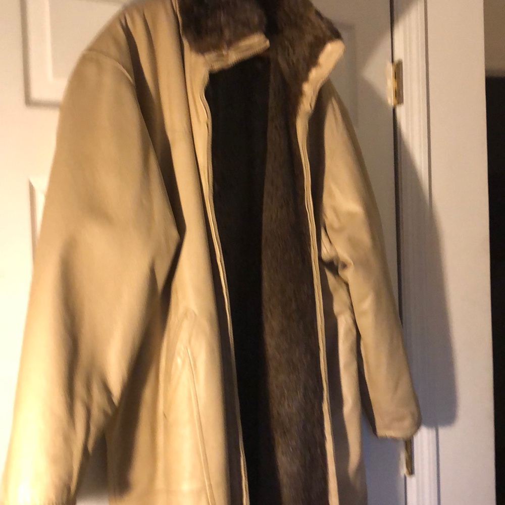 Coat - Picture 4 of 5